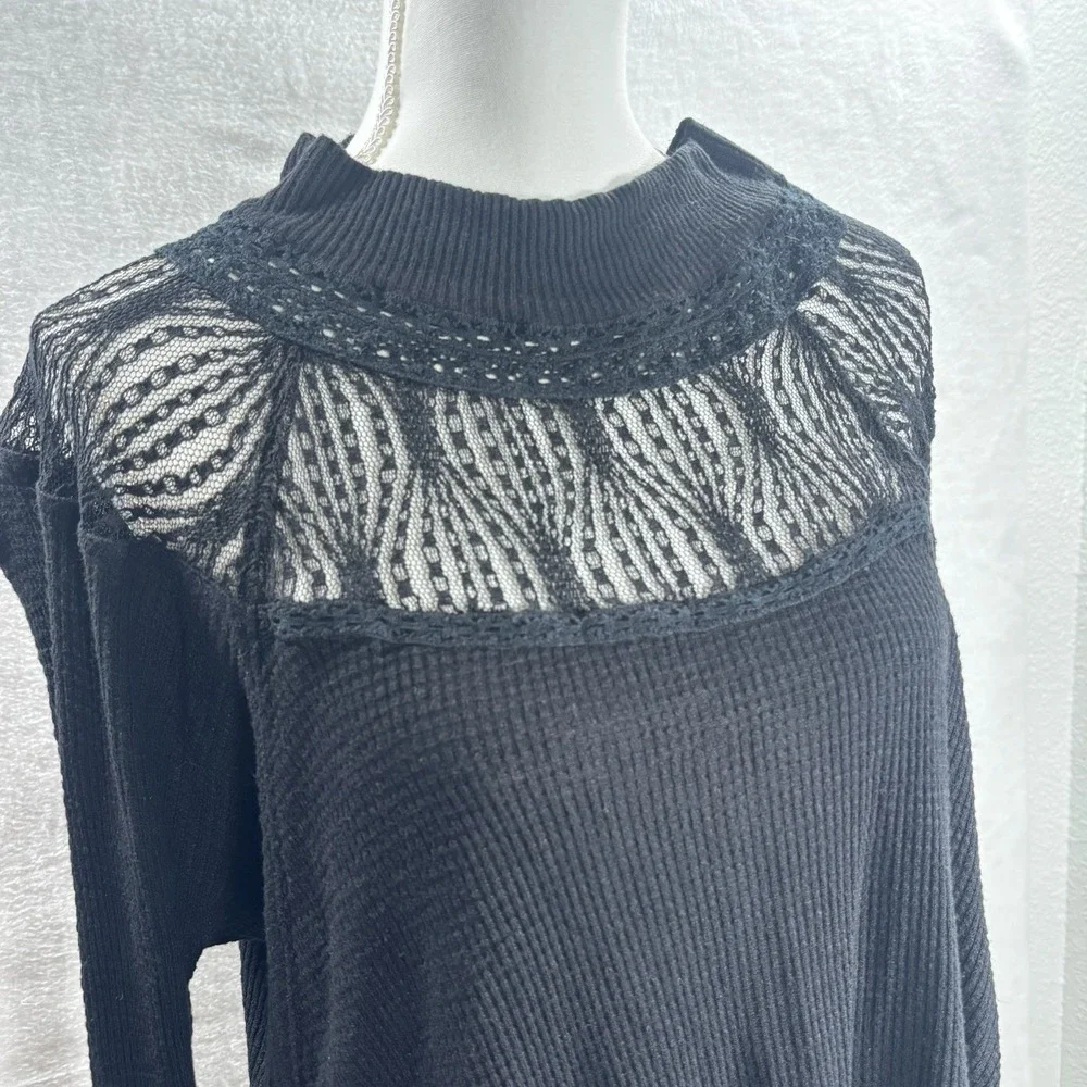 Free People Black Waffle‎ Knit Slouchy Top Long Sleeve Lace Raw Hem Sz SM Goth